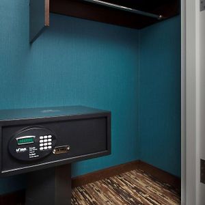 King Studio Suite Hearing Access or Non-Smoking